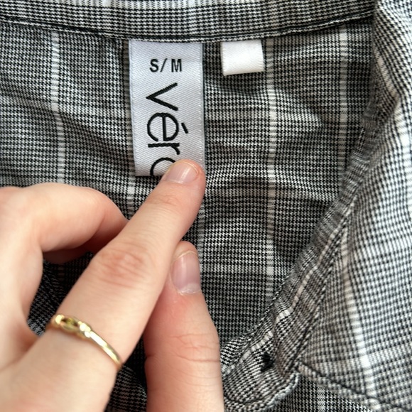 Shirt collar - Picture 2 of 2